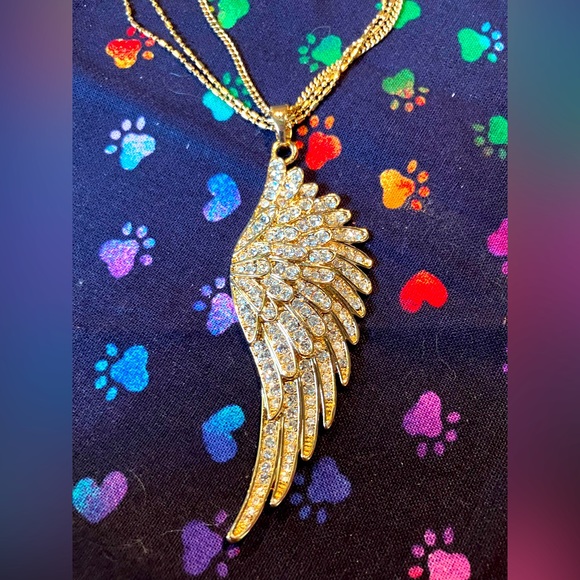 Aphrodites long necklace Wing pendant - Picture 2 of 2